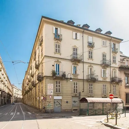 La Casa Di Angela In Piazza Vittorio Centro Apartman
