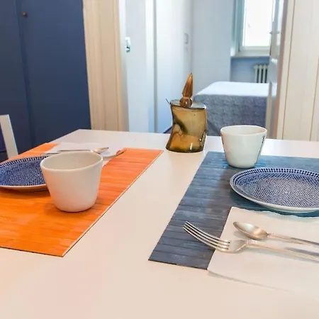 La Casa Di Angela In Piazza Vittorio Centro Apartman *