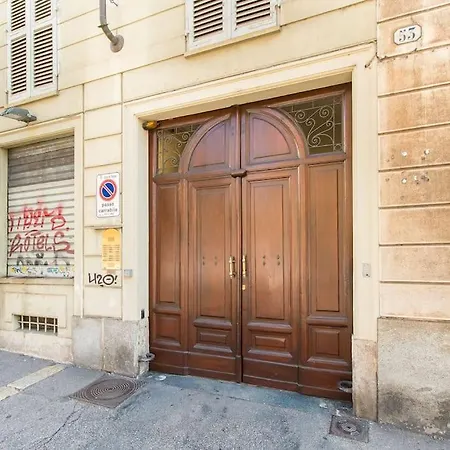 La Casa Di Angela In Piazza Vittorio Centro Apartman *